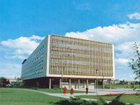 Gradska uprava. Raskrižje Miramarske ceste i ulice Proleterskih brigada (današnji Trg Stjepana Radića). Oko 1967. godine